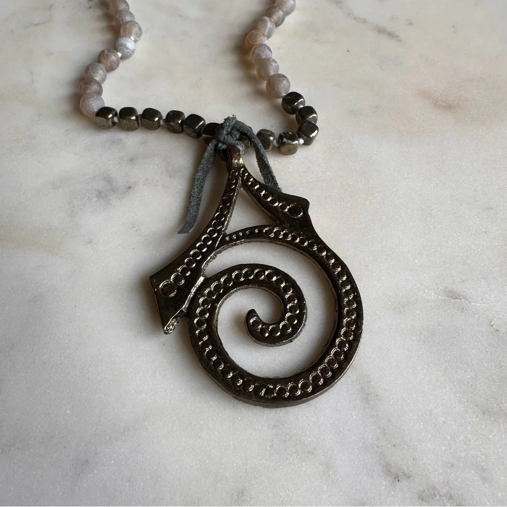 Boutique Handmade Beaded Metal Pendant Necklace 20”